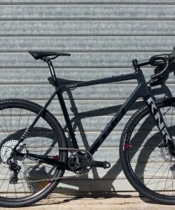 VELO GRAVEL GIRS RNR EKAR 2022 EXPO